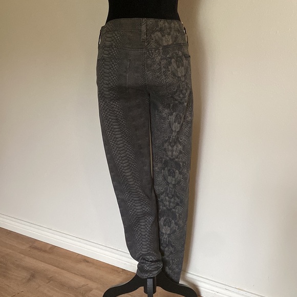 Hudson Jeans Nico Super Skinny Mid-Rise Snakeskin Print Jeans - Picture 5 of 16
